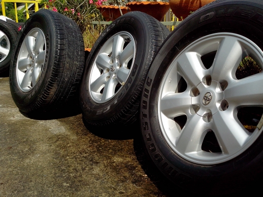 ขายแม็ก17toyotaพร้อมยางปี 10 ราคาถูก ขายแม็ก17toyotaพร้อมยางปี 10 ราคาถูก