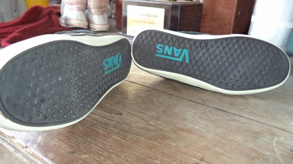 รองเท้า VANS size 41eur รองเท้า VANS size 41eur