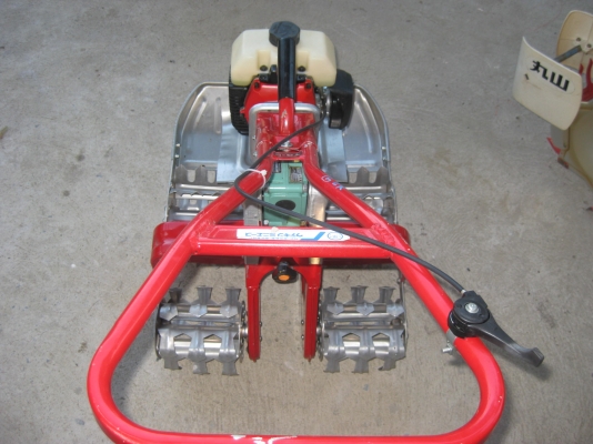 เครื่องพรวนหญ้าในร่องนาดำ