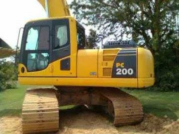 ขาย Comatsu pc 200-8  สี่พันกว่าชั่วโมง ราคา  2,500,000 ติดต่อคุณหนาม 087-9666599