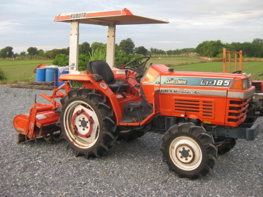 รถแทรกเตอร์