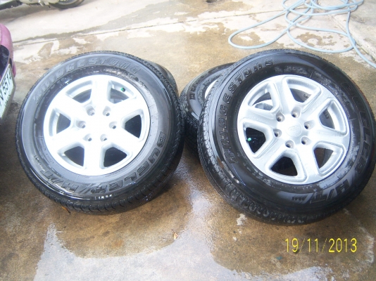 แม็กฟอร์ดขอบ 17 พร้อมยาง 265 65 17 มี 1 ชุด มาใหม่คับ