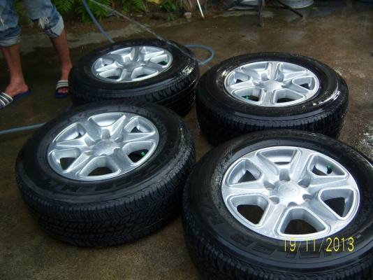 แม็กฟอร์ดขอบ 17 พร้อมยาง 265 65 17 มี 1 ชุด มาใหม่คับ