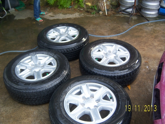 แม็กฟอร์ดขอบ 17 พร้อมยาง 265 65 17 มี 1 ชุด มาใหม่คับ