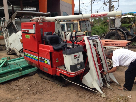 รถเกี่ยวข้าว มิตซู 17 แรง พร้อมใช้งาน เกี่ยววันละ 5-7 ไร่