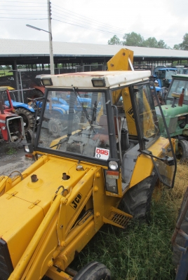 รถ JCB หน้าตักหลังขุด