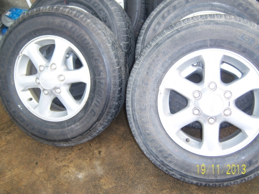 แม็กอีซูซุไฮเลนเดอร์ ขอบ 16 พร้อมยาง 245 70 16  1ชุด