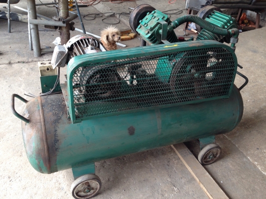 ขายปั้มลมขนาด 3 HP. 380 V ขนาดถัง 148 ลิตร สภาพดี พร้อมใช้งาน