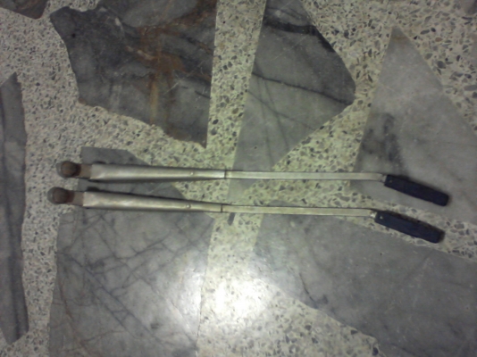 ก้านปัดน้ำฝน สแตนเลส ดัสสัน 620 (ช้างเหยียบ)