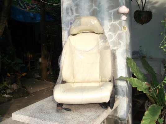 เบาะรถยนต์คู่หน้าหุ้มใหม่