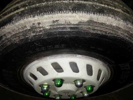 ISUZU FVM    นายเจษฏา สุราษ มัดจำแล้ว 10,000 บาทแล้วค่ะ จนถึงวันที่ 15 มค.2557