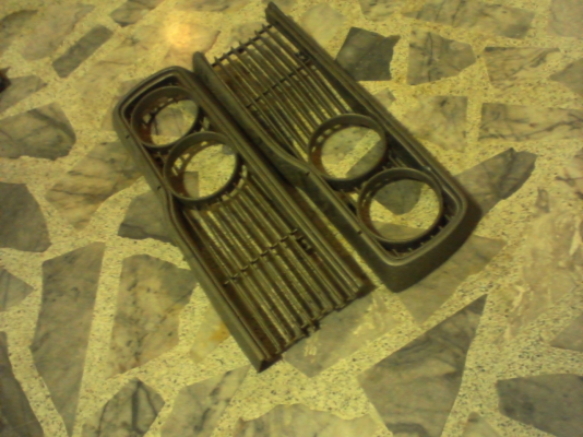 กระจังหน้า rn 20-25 แท้ถอดจากรถ