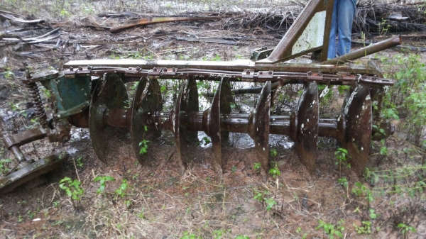 ขายรถไถ FORD 6600 ใส่เครื่อง 6610 3 จาน 7 จาน ใบมีดดันหน้า เล่มทะเบียน ราคา 180000