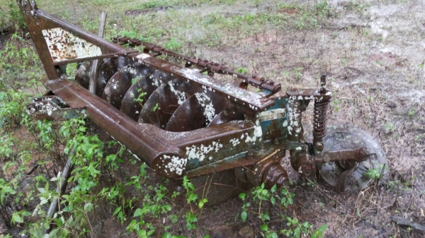 ขายรถไถ FORD 6600 ใส่เครื่อง 6610 3 จาน 7 จาน ใบมีดดันหน้า เล่มทะเบียน ราคา 180000
