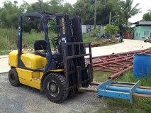 ขายรถโฟล์คลิฟท์ KOMATSU รุ่น FD25-12 กระบอกคู่มีเสาทรูฟรี้ ยกเข้าตู้ได้ น้ำหนักยก 2.5 ton สูง 4.5 เมตร ราคา 180,000 สนใจโทรติดต่อได้ที่ teeratut 091-9986531