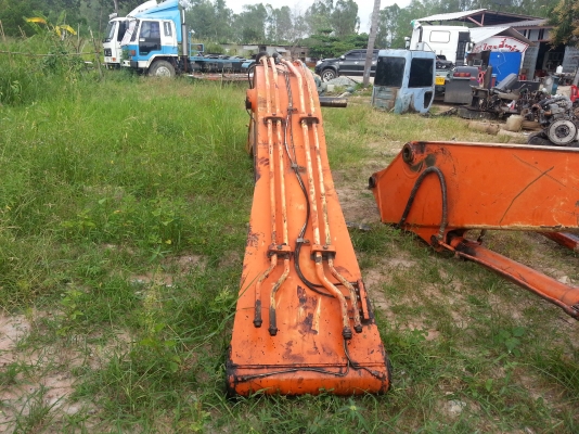 ขายด่วน บูม+อาม กระบอก บุ๊งกี๋ ครบชุด HITACHI EX 200-3