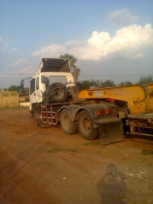 ขาย  ISUZU DECA 320 หัวลาก ปี 47 ราคา 1,700,000 คุยกัน ติตต่อคุณหนาม 087-9666599