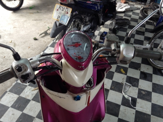 ขาย!!!ฟีโน่ ปี52 รถเครื่องดีคับ มีเล่มทะเบียนครบ ภาษีไม่หมด