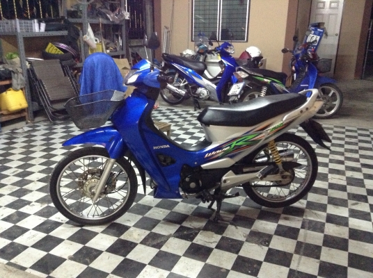 ขาย!!!เวฟ125R สต๊าทมือ กุญแจใหญ่ ปี50 รถเครื่องดีคับ มีเล่มทะเบียนครบ ภาษีไม่หมด