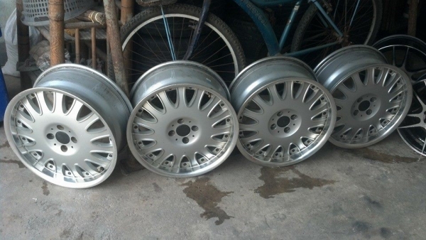 แม็ก 17 กว้าง 7.5 แนววีไอพี ขนาด 4 รู 100