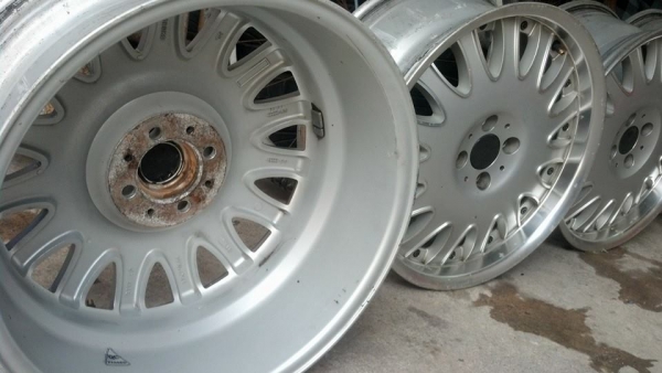 แม็ก 17 กว้าง 7.5 แนววีไอพี ขนาด 4 รู 100