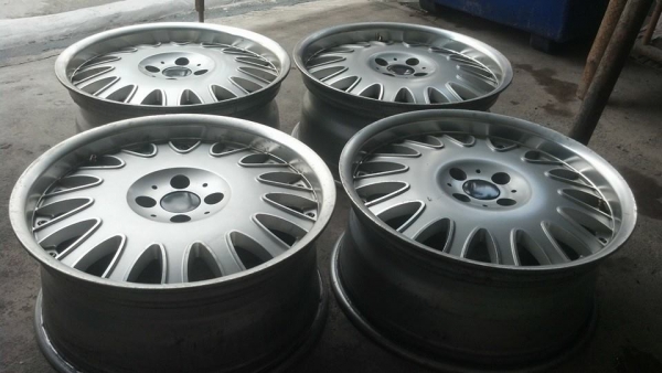 แม็ก 17 กว้าง 7.5 แนววีไอพี ขนาด 4 รู 100