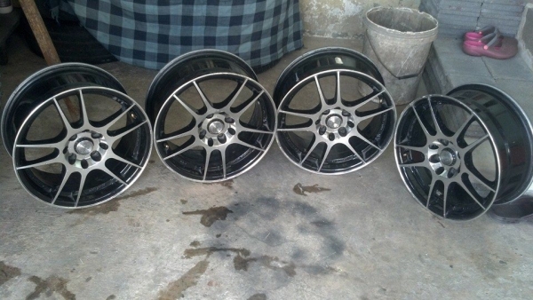 แม็ก 15 กว้าง 6.5 ขนาด 4 รู 100/114 แม็ก 15 กว้าง 6.5 ขนาด 4 รู 100/114