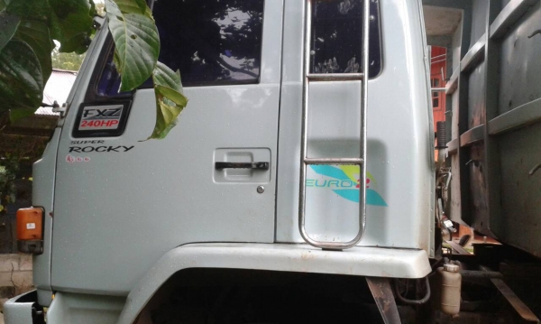 10ล้อดั้มISUZU ร็อคกี้ 240 แรง รถสวยดี สภาพดี... 10ล้อดั้มISUZU ร็อคกี้ 240 แรง รถสวยดี สภาพดี...