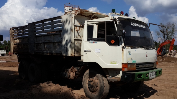 ขายด่วนไอ้หลงสิบปีดสองเพลาดั้ม เบรคใหญ่FN527MTEจัดแนนท์ได้โทร 0801515451