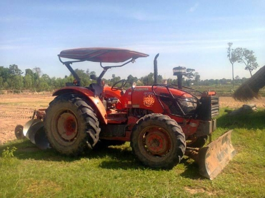 ***ขายแล้วครับขอบคุณ Truck2hand ขายรถไถ2เพลา ส้มๆ ราคาเบาๆ KUBOTA M7040 เครื่องดีแน่น ช่วงล่างดีเกียร์ใช้งานปกติ ปั๊มดี ระบบไฮฯใช้งานปกติไม่แตกไม่รั่ว ยางดี4เส้น พร้อมอุปกรณ์2ชิ้น ใบดัน และหาง7 สภาพดี รถสีสันยังดีอยู่ครับ ทำงาน6,xxx ชั่วโมง ปกติลากรถเกี่ย