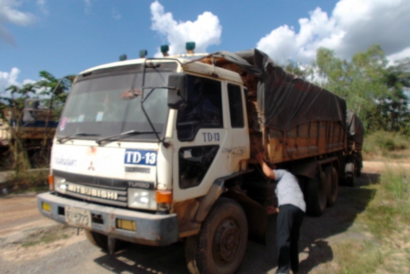 ขายด่วนรถสิบล้อหลงFN527TFชีL3200ขายแม่มีระบบเครือง220