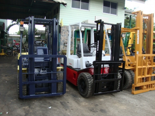 +++++++ ขายด่วน !!! รถโฟล์คลิฟท์  KOMATSU  FD25-11  ( สภาพดี พร้อมใช้) เครื่องยนต์ดีเซล  เสา 3 เมตร  เกียร์ธรรมดา  งา 1,070  มม.  ******* สนใจเข้ามาลองรถก่อนได้  ราคาคุยกันได้ครับ ********