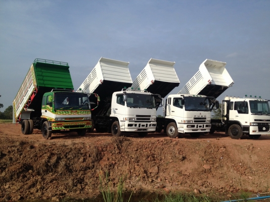 หารถสภาพเหมือนใหม่เชิญเลยครับ สุขเกษมทรัคแฟคทอรี่ มีหลายคันครับสั่งได้ราคาไม่แพงมีทะเบียนทุกคันพร้อมเล่มครับ รถสวยๆเหมือนใหม่ป้ายแดง สภาพกว่า 90\% รับประกันเครื่องยนต์ แอร์ เกียร์ เฟืองท้าย ยินดีให้คำปรึกษาครับ