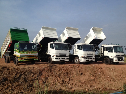 หารถสภาพเหมือนใหม่เชิญเลยครับ สุขเกษมทรัคแฟคทอรี่ มีหลายคันครับสั่งได้ราคาไม่แพงมีทะเบียนทุกคันพร้อมเล่มครับ รถสวยๆเหมือนใหม่ป้ายแดง สภาพกว่า 90\% รับประกันเครื่องยนต์ แอร์ เกียร์ เฟืองท้าย ยินดีให้คำปรึกษาครับ