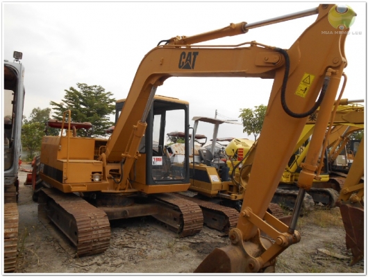 รถขุด Catterpilla รุ่น E70B