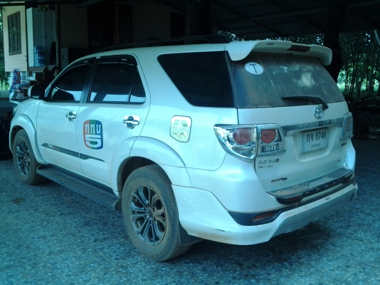 TOYOTA FORTUNER TRD ตัวทอปสุด เกียร์ออโต้โฟวีล วิ่ง 40000 โลแท้ รถปี55 เดือนตุลา เล้่มพร้อมโอน