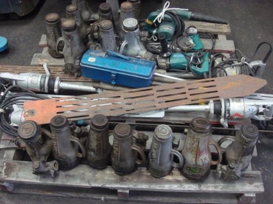 ขายที่เจาะปูน ที่ตัดคอนกรีต รอกไฟฟ้า ที่จี้ปูน แม่แรงเกลียว นำเข้าจากญี่ปุ่น ขายที่เจาะปูน ที่ตัดคอนกรีต รอกไฟฟ้า ที่จี้ปูน แม่แรงเกลียว นำเข้าจากญี่ปุ่น