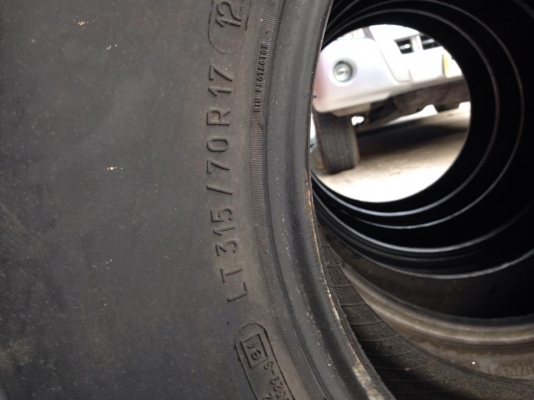 ยาง BF GOODRICH ALLTERRAIN 315-70-17 ดอกเป็นกำแพง สวยๆ ถูกๆครับ ยาง BF GOODRICH ALLTERRAIN 315-70-17 ดอกเป็นกำแพง สวยๆ ถูกๆครับ