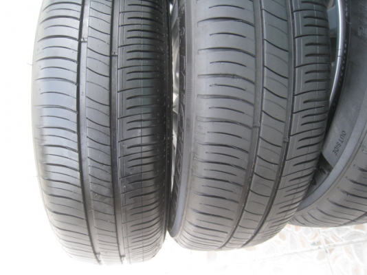 ขายล้อแม็ก Honda Brio 14"x5" et50 4รู100 + ยางผลิตสัปดาห์ที่29 ปี12  สนใจติดต่อเล็กคลองสามครับ (081-3747940)