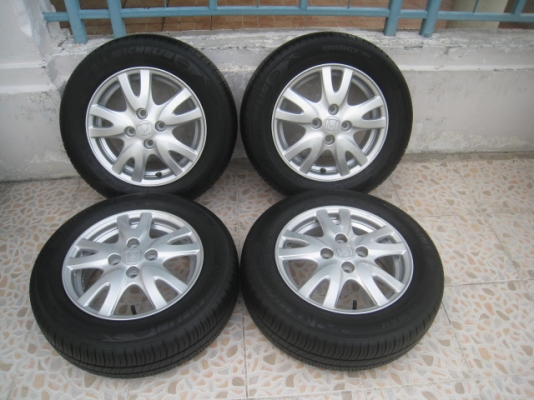 ขายล้อแม็ก Honda Brio 14"x5" et50 4รู100 + ยางผลิตสัปดาห์ที่29 ปี12  สนใจติดต่อเล็กคลองสามครับ (081-3747940)