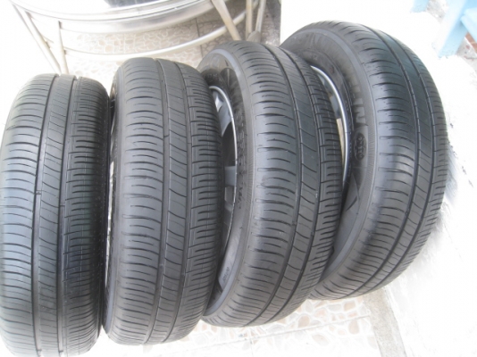 ขายล้อแม็ก Honda Brio 14"x5" et50 4รู100 + ยางผลิตสัปดาห์ที่29 ปี12  สนใจติดต่อเล็กคลองสามครับ (081-3747940)