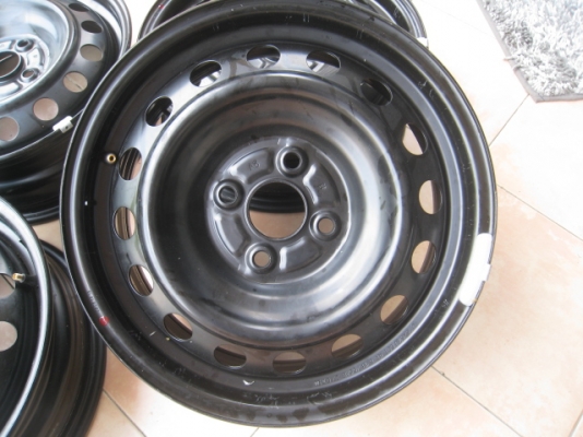 ขายกะทะล้อ Toyota vios ป้ายแดง ขอบ15 4รู100 ทั้ง 4 วงครับ สนใจติดต่อเล็กคลองสามครับ (081-3747940)