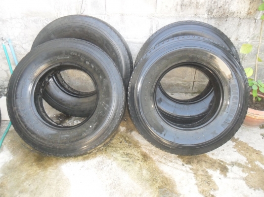 ยาง MICHELIN 9.5R17.5 เลเดียล สวยๆ 4 เส้น ราคา 4700 บาท