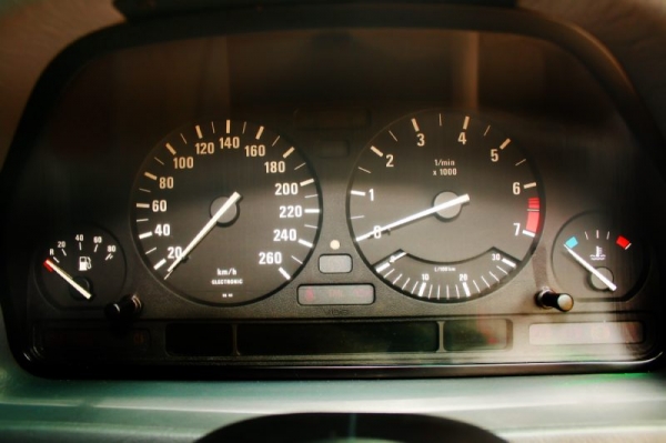 BMW SERIES 5 525i E34 big-nose AT ปี 1995 BMW SERIES 5 525i E34 big-nose AT ปี 1995