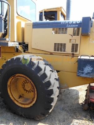 จัดมาซิ กับรถตักล้อยาง Komatsu รุ่น WA320 คลิีกเลย!!!