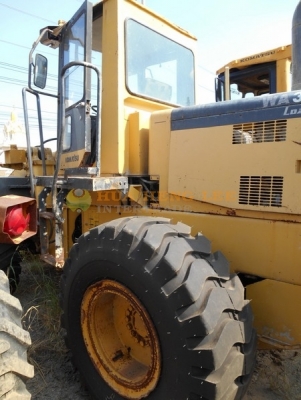 จัดมาซิ กับรถตักล้อยาง Komatsu รุ่น WA320 คลิีกเลย!!!