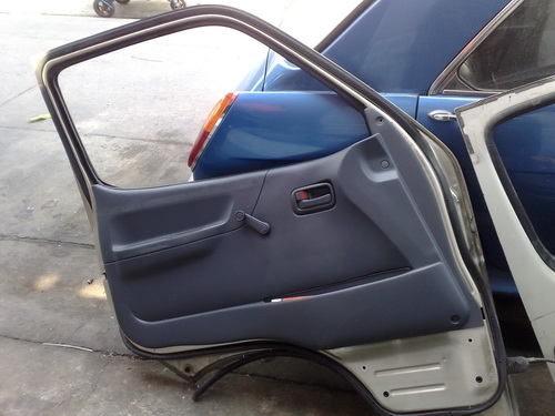 ขายประตูคู่หน้ารถตู้หัวจรวด อุปกรณ์ครบ แผงในสวยๆ ไม่แพง