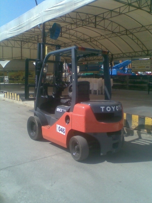 ขายรถยก2ตัน...รถเก่านอกแท้สภาพสวยสุดๆๆtoyotaรุ่น8