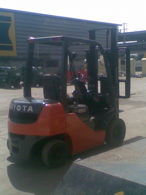 ขายรถยก2ตัน...รถเก่านอกแท้สภาพสวยสุดๆๆtoyotaรุ่น8