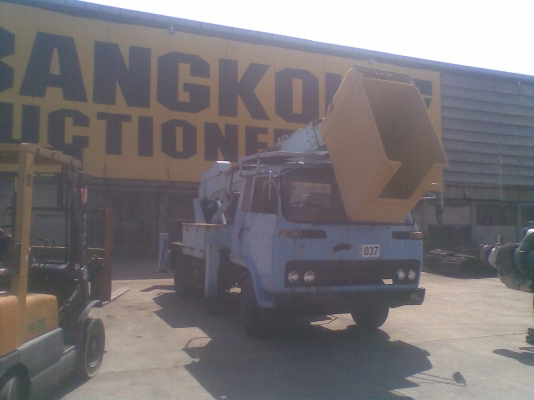 ขายรถ6ล้อใหญ่...jcmรถกระเช้า220000บาท